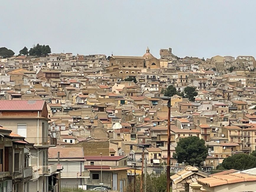 One of the typical Sicilian mountain towns