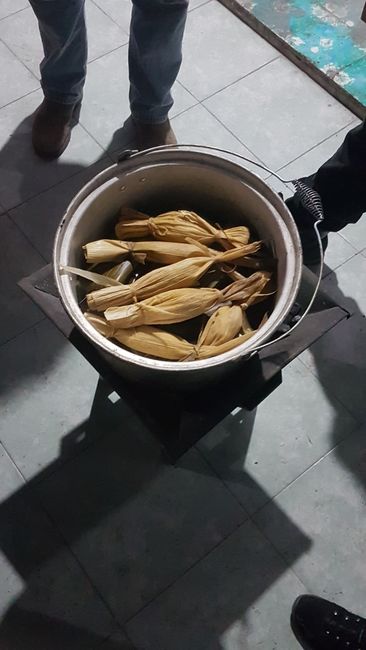 Tamales werden über Dampf gekocht