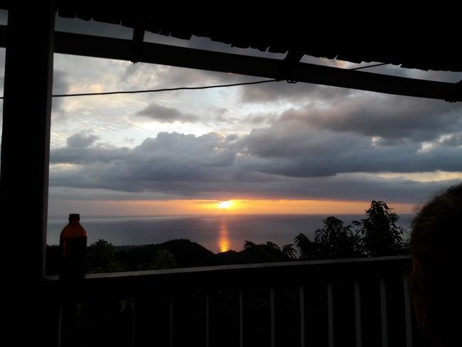 Sonnenuntergang von unserer Terrasse aus