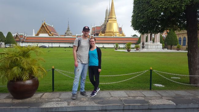 Etiketa 2: Vizitë në Bangkok