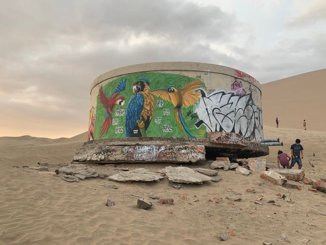 Street Art in der Wüste von Huacachina