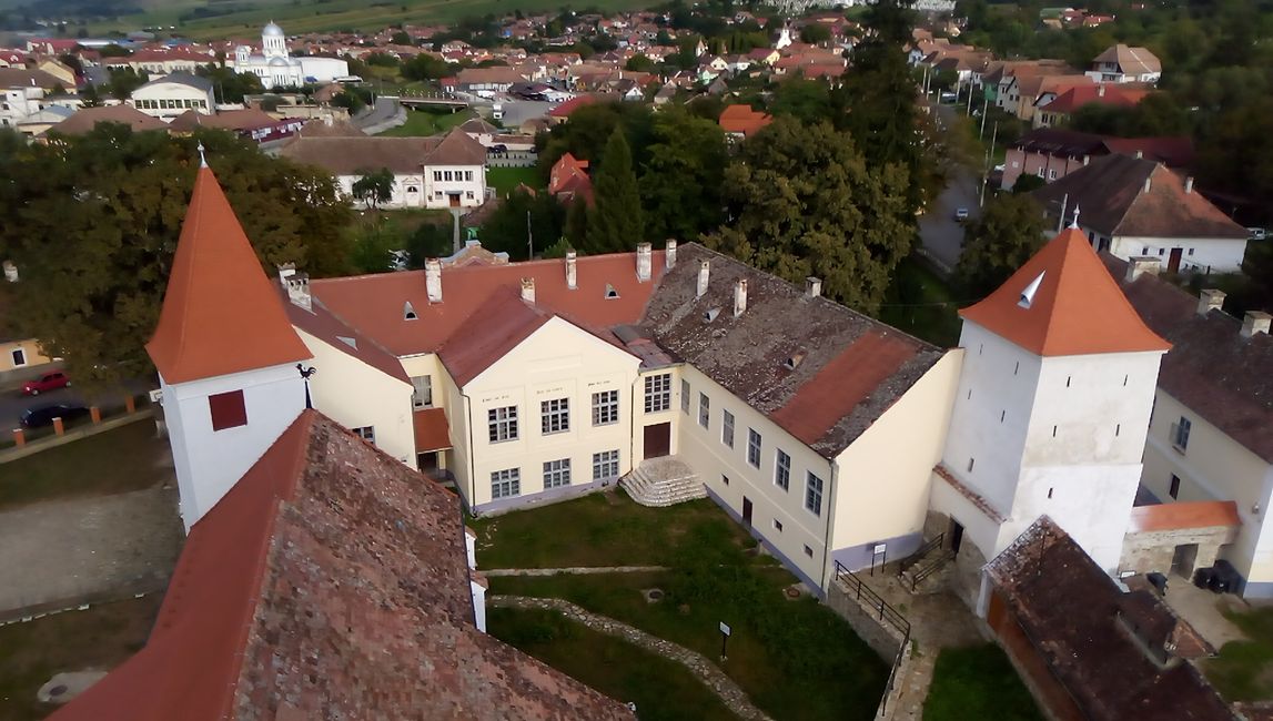 deutsche Schule auf dem alten Burggelände