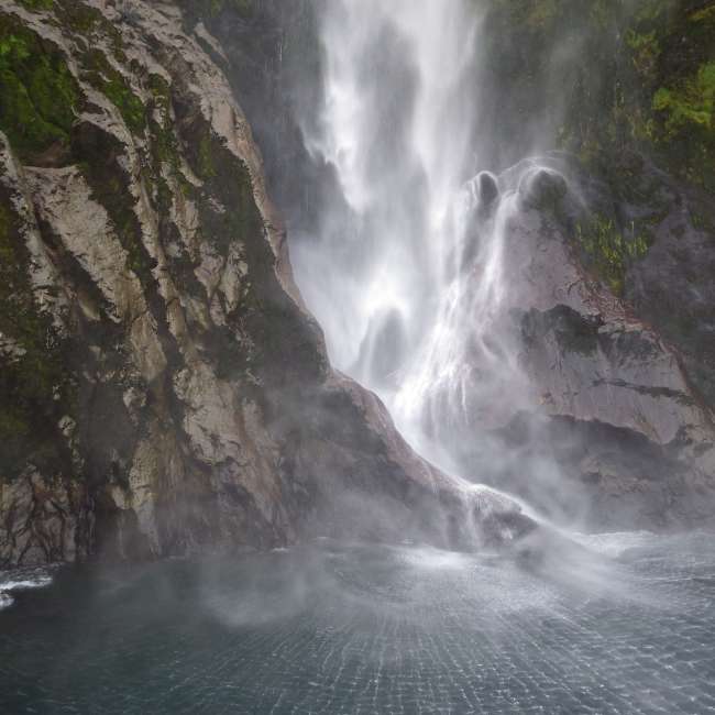 Waterfall Milford Sound l