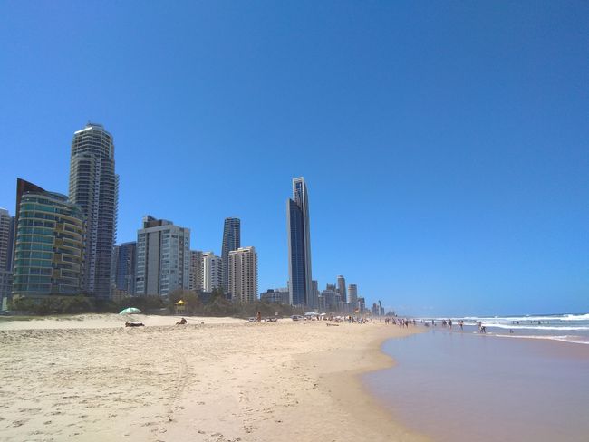 Surfers Paradise: Skyscrapers on the beach