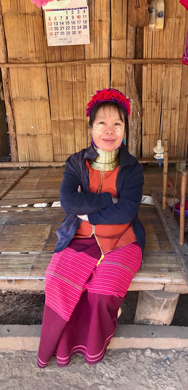 14. Tag - Villages und Karen Langhalsfrauen von Nang Mae