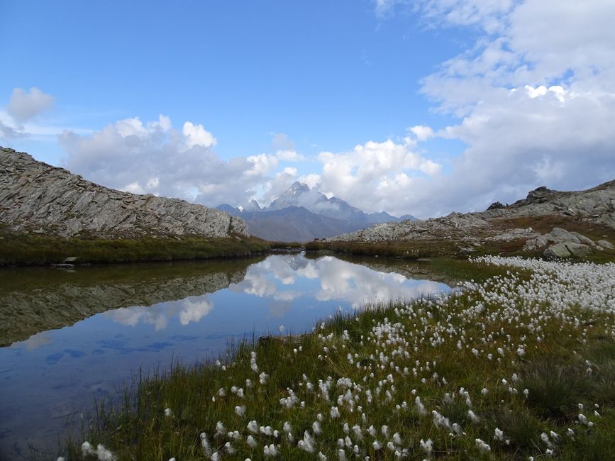 Vom Lac de Roue über Château Queras und Saint-Véran über den Col de Blanchet zum Lago Blu