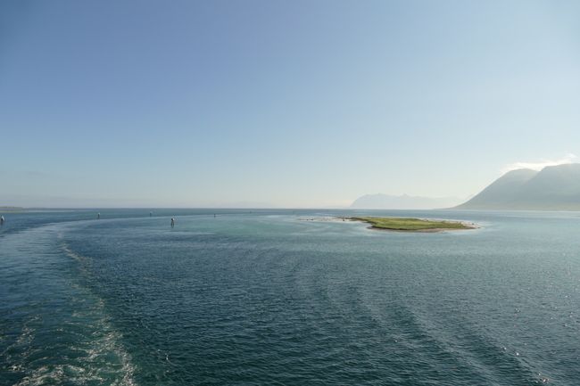 Norway with Hurtigruten // Day 10 // Passing the island of Andøya through shallow water