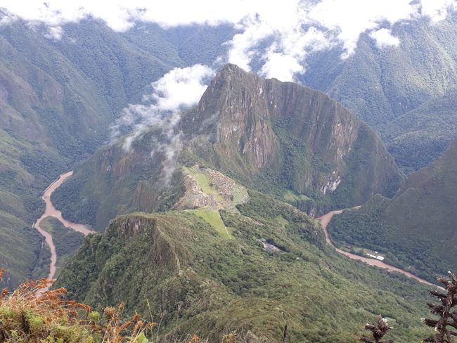 माचू पिच्चू तथा इन्द्रधनुष पर्वत 🗻