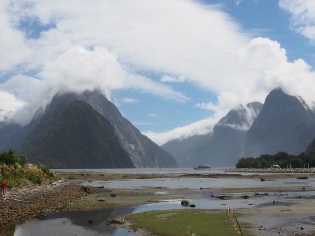 Te Anau-Milford Sound-Queenstown - Day 3 in New Zealand