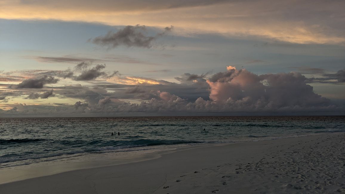 Malediven Tag 7 - Surfen bei Sonnenschein