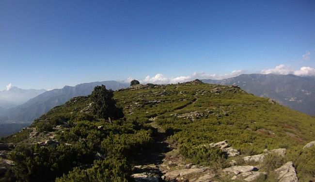 #6 Wild Corsica - 3 tur jalur yang tajam