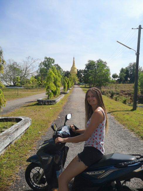 The first sun in Myanmar - scooter tour