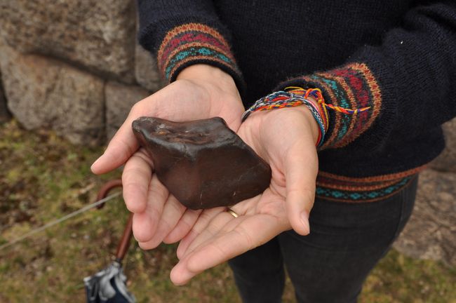 Mit einem solchen eisenhaltigen Meteoritgestein konnten die Inka ihre Steine bearbeiten 
