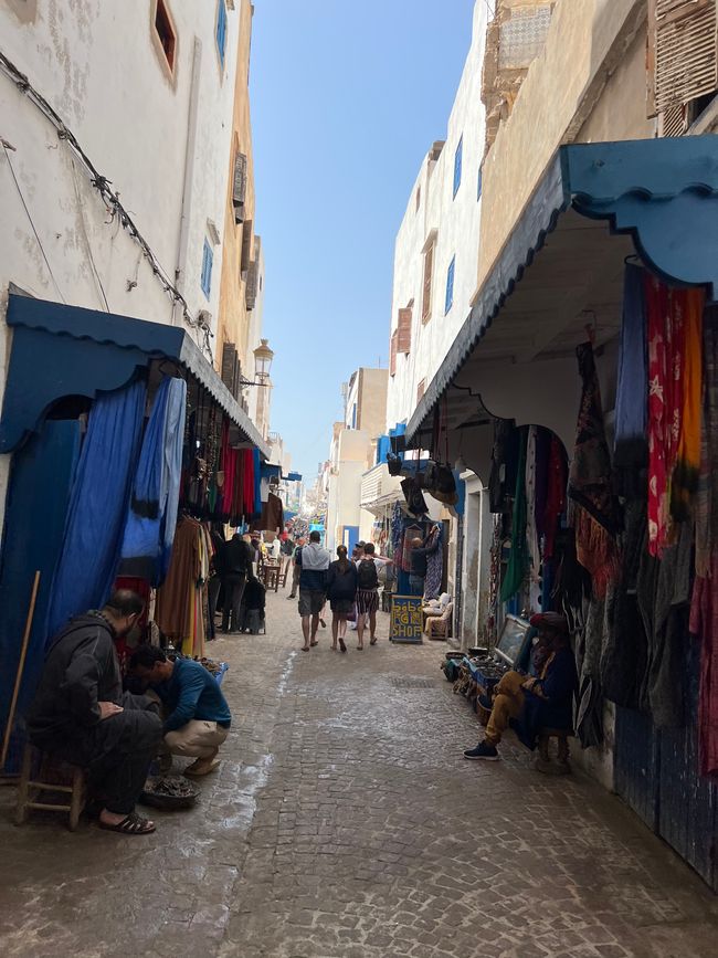 Via grusveier til vakre Essaouira!