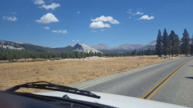 01-10. Drive through Yosemite Park to Lone Pine