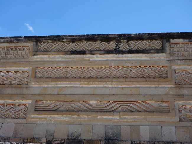 The stone reliefs of Mitla in detail and ...
