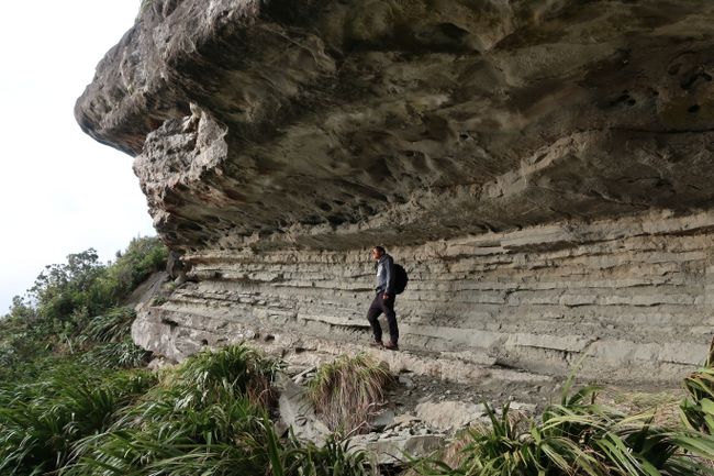 Onepoto Caves Walk