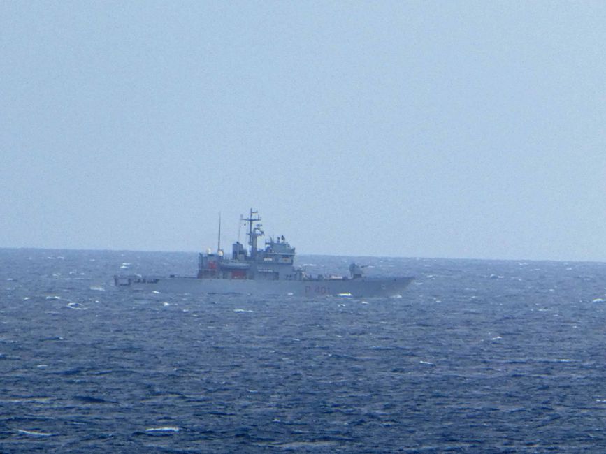 Kriegsschiffe auf der Überfahrt, Port Said - Neapel, 15. April 2023