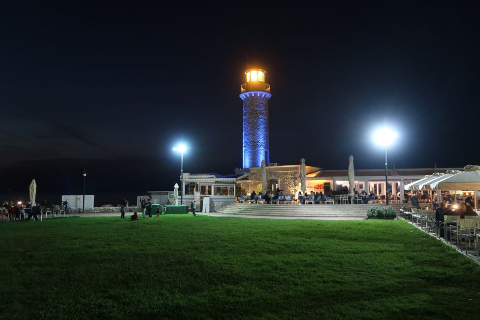 Leuchtturm von Patras, mittlerweile ein beliebtes Café 