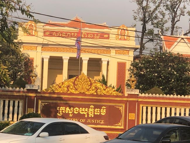 21. Tag Phnom Penh