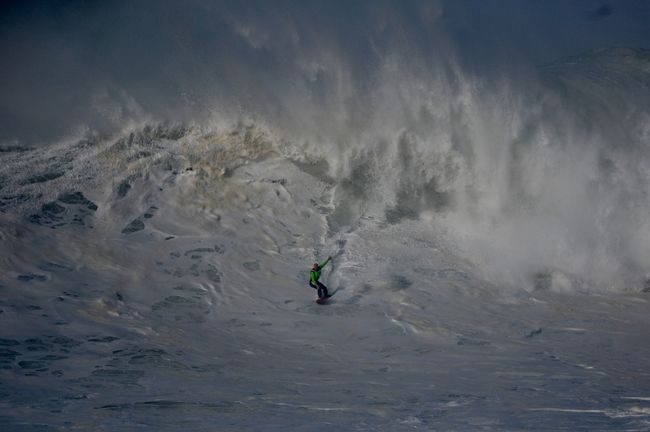 Grosses vagues à Nazaré - 17 novembre