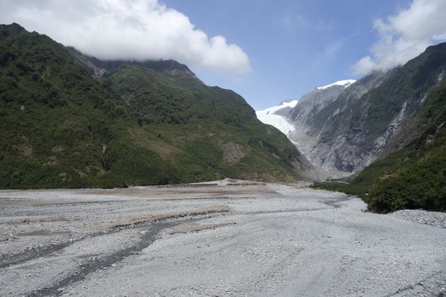 In 1908, the glacier went all the way down the valley