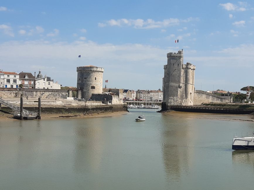 Das Tor zum Vieux Port in La Rochelle