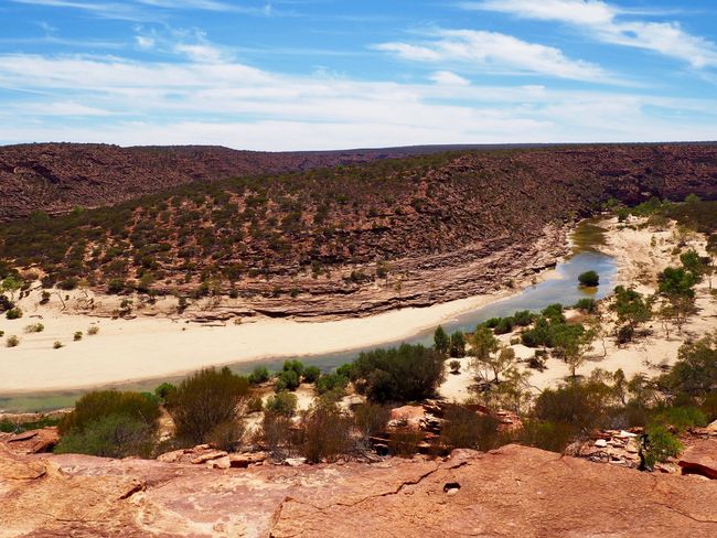 valleys and river gorges in Kalbarri... amazingly beautiful and hot