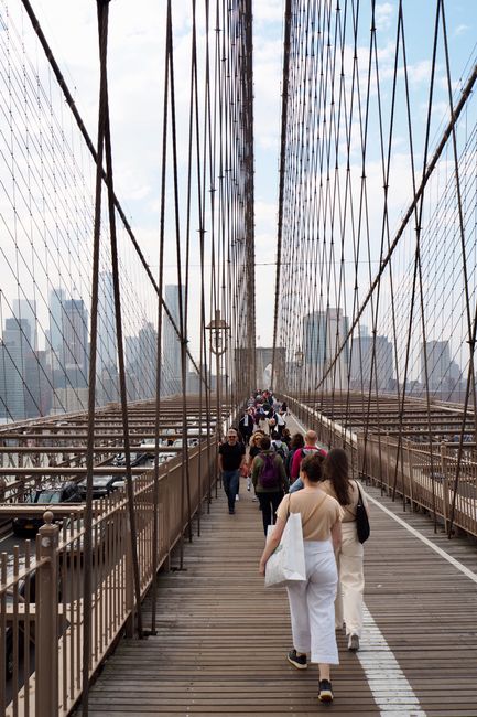 Brooklyn Bridge mit Blick auf Manhattan 