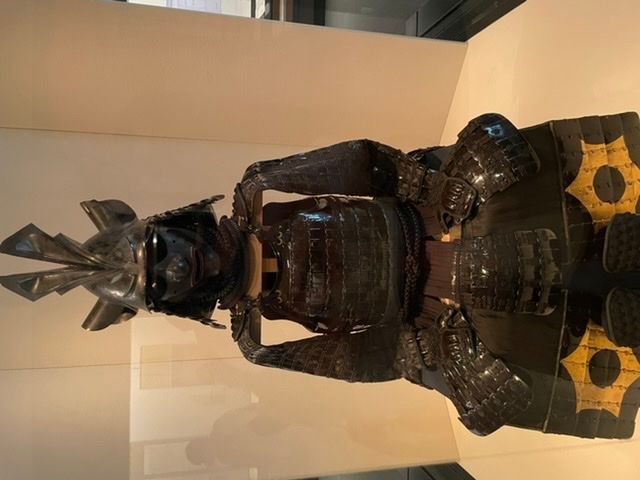 Samurai Rüstung mit Helm nach Hasen Design 