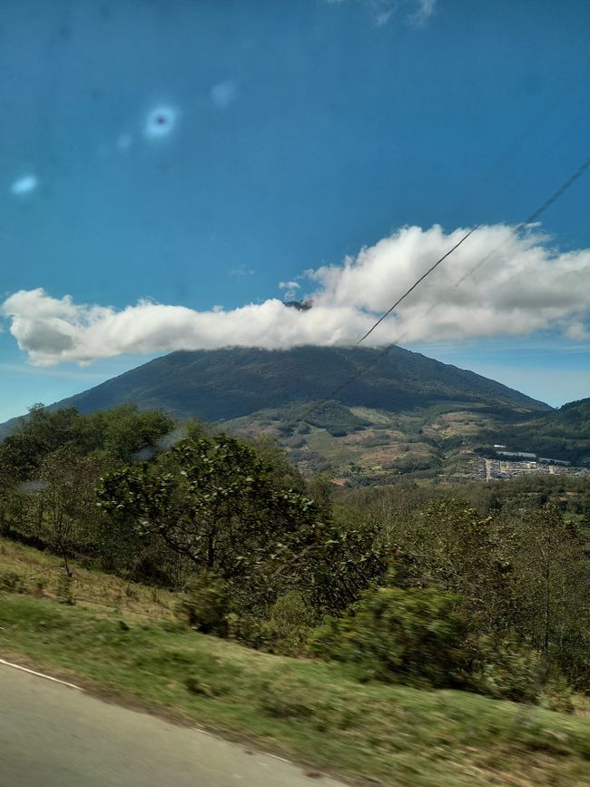 Approach to the inactive Acatenango volcano