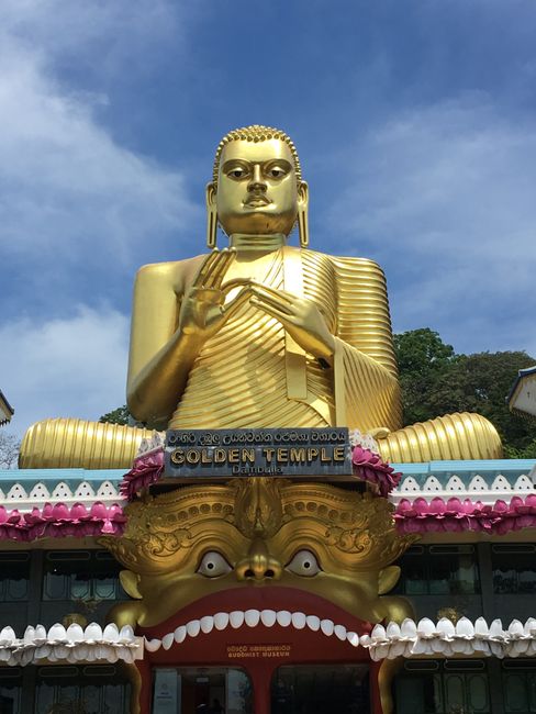 Der groesste goldene Buddha (30m) der Welt!