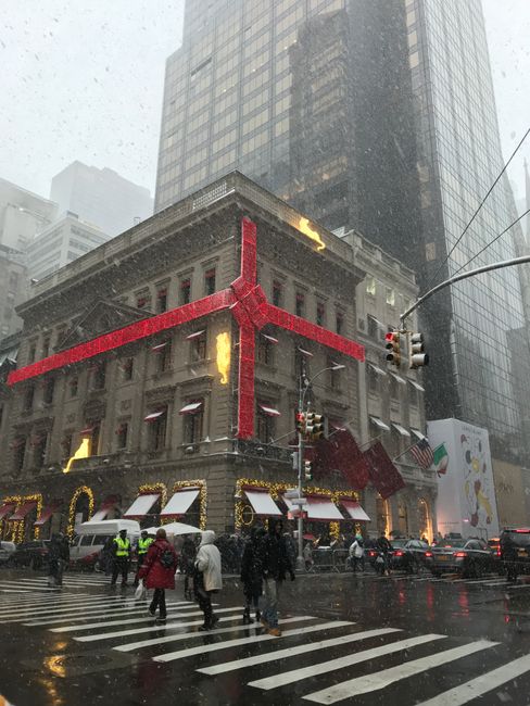 NYC - Christmastime and first snow