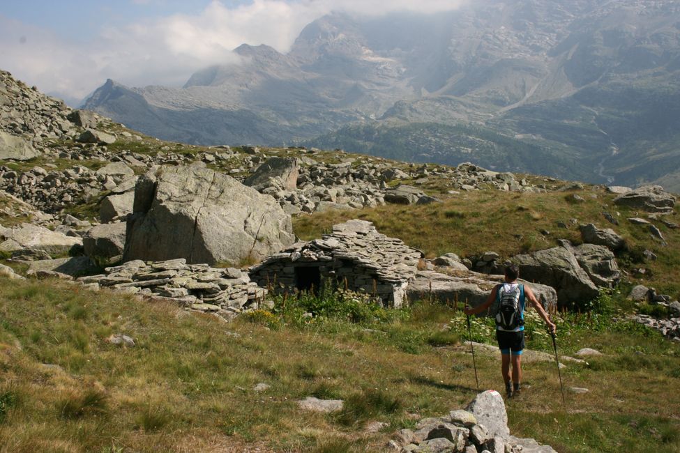 Hiking up to Lago del Lillet (2,767 meters)
