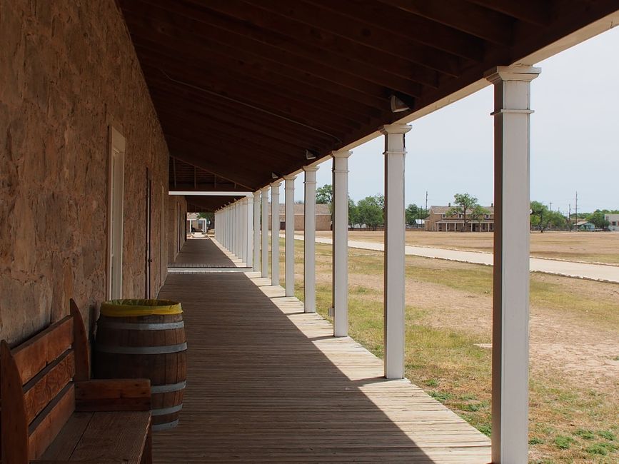 Fort Concho & 500 km straight north