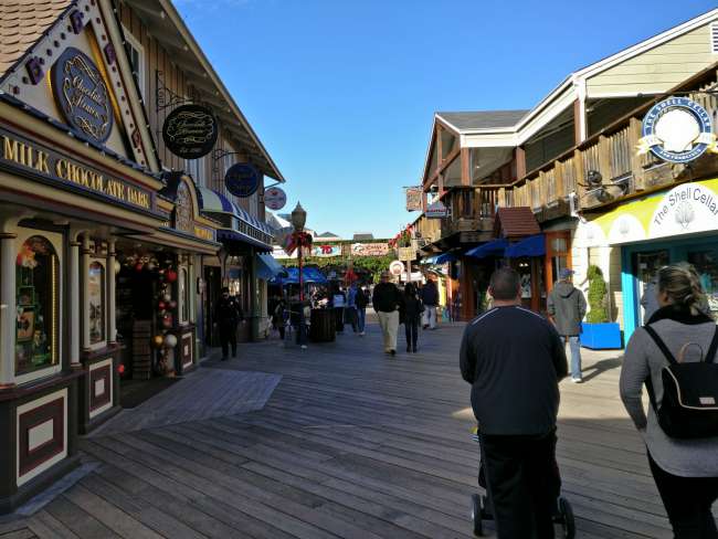 Pier 39 - shopping passage 