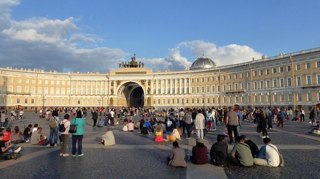 Evening on Palace Square