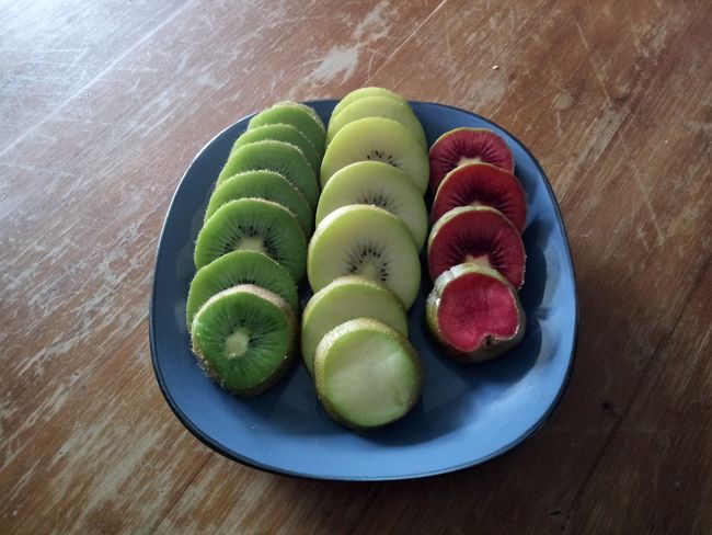 The three kiwi variations: green, gold, red