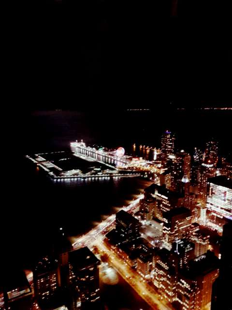 der Navy Pier bei Nacht