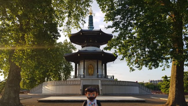 The London Peace Pagoda im Battersea Park