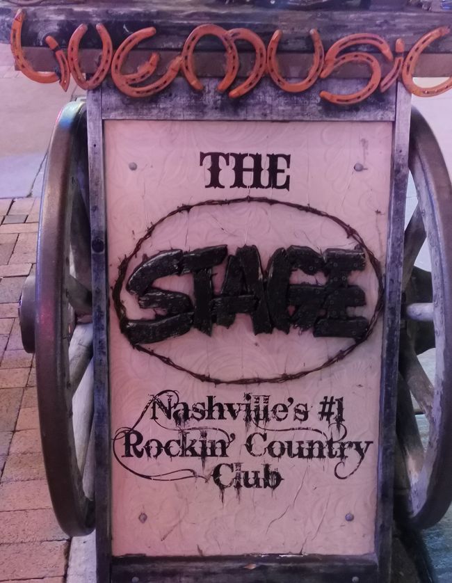 .. Nashville..."Country-City"
🤠👩🏼‍🌾❄️👢🎼🎻🪕🎹