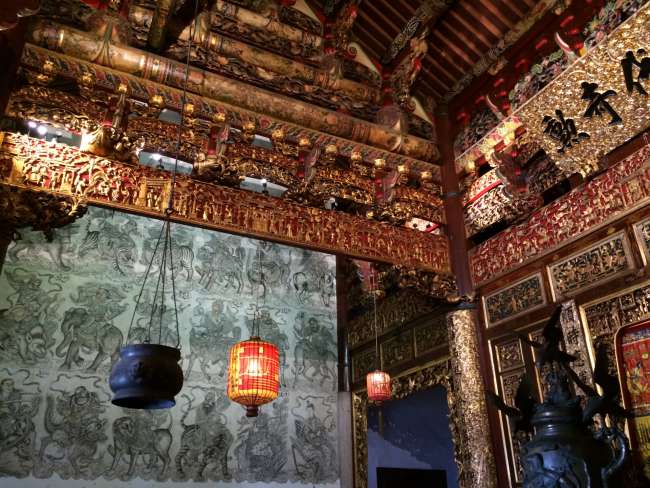 Khoo Kongsi interior with carvings and paintings