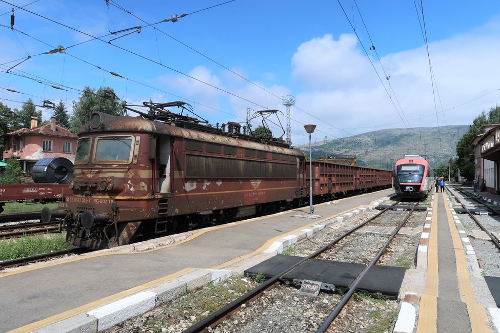 Aus Serbien gekommener Güterzug am Dragoman-Pass.