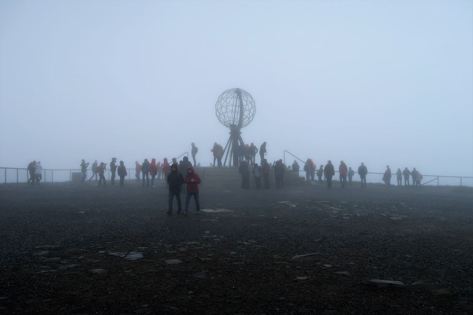 Fog and hustle and bustle at the North Cape.