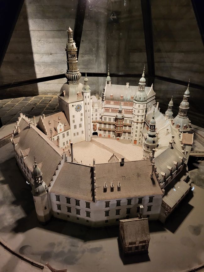 Model of the previous palace