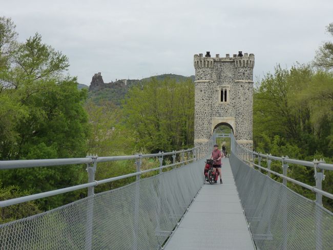 Legendary suspension bridge for cyclists
