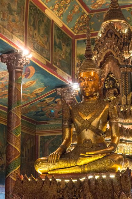 Buddha im Wat Phrom