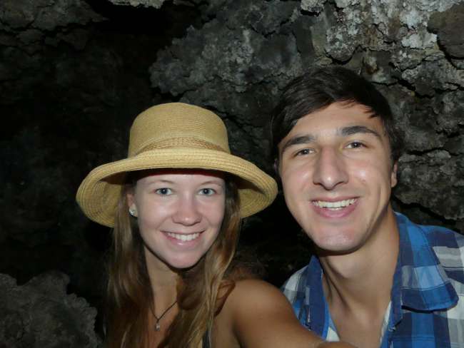 Zusammen in einer Lavahöhle