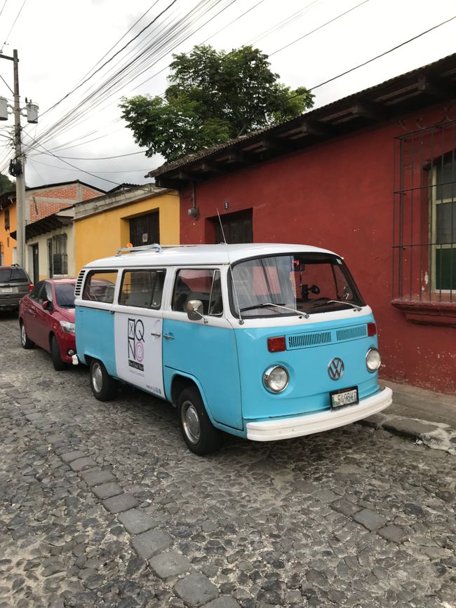 The colorful streets of Antigua