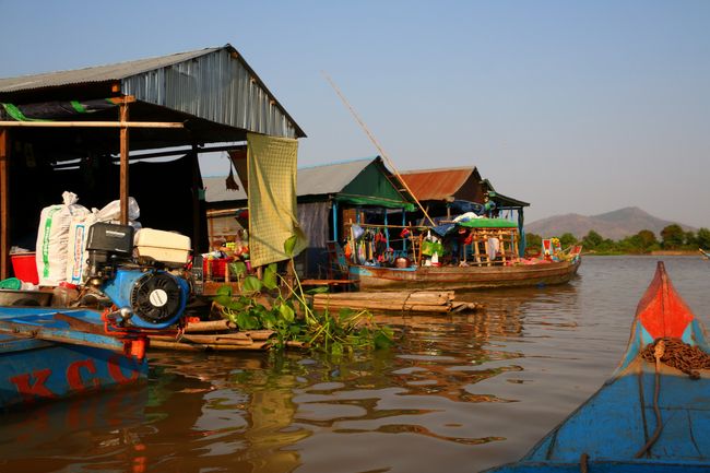 Schwimmendes Dorf bei Kampong Chhnang, Kambodscha